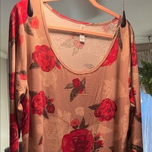 LULAROE LYNNAE TOP